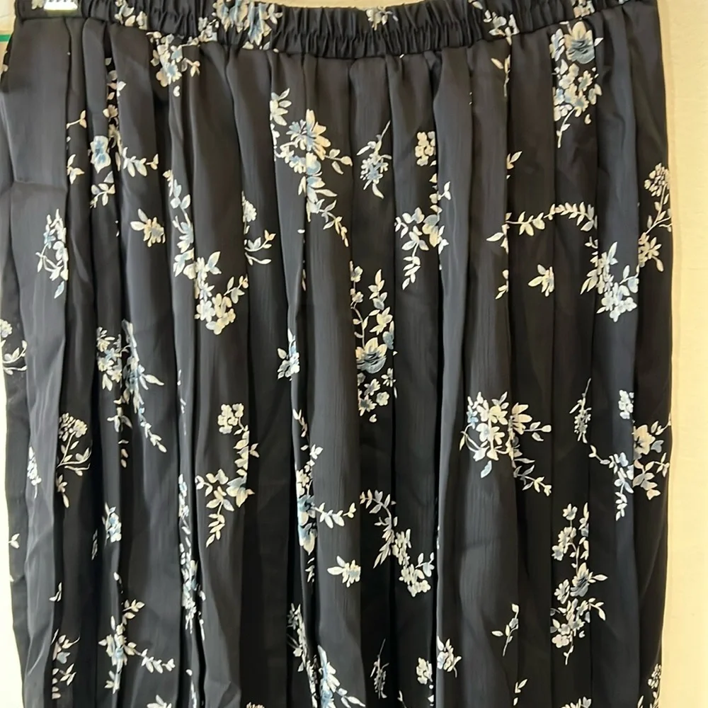 Blue Top and Black‎ Floral Skirt Set
